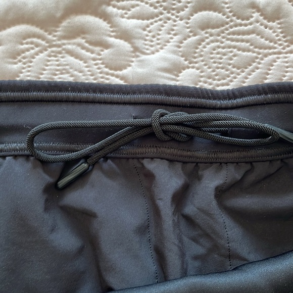 Lululemon Embossed Panel High Rise Shorts - Picture 13 of 14